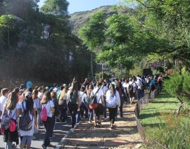 Caminhada Penitencial Reúne Ensino Médio no Parque das Mangabeiras
