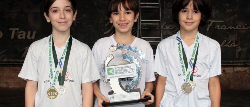 Alunos do CSA são campeões regionais do Torneio Brasil de Robótica