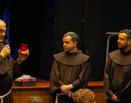 Um encontro histórico: Colégio Santo Antônio recebe o Ministro Geral da OFM