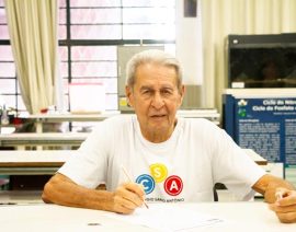 Sr. Roberto e o abraço de 66 anos no Colégio Santo Antônio