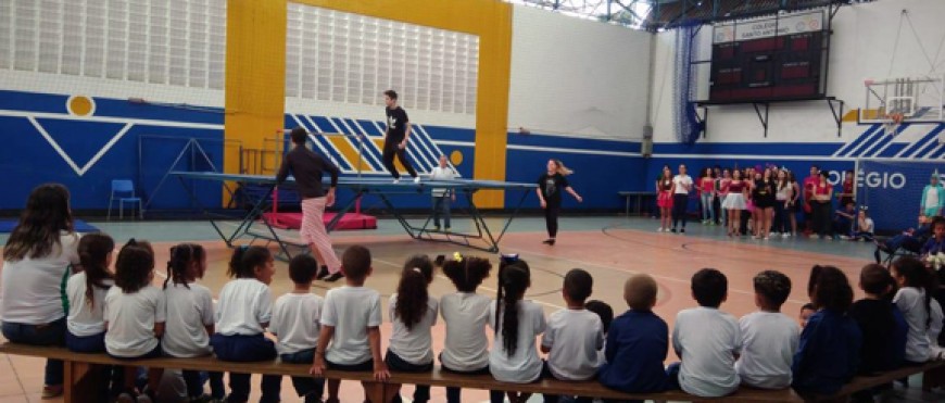 Solidariedade nas aulas de Educação Física: aulas de circo trazem creches ao CSA