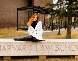 Conheça Clara Carvalho, ex-aluna que brilha em Harvard